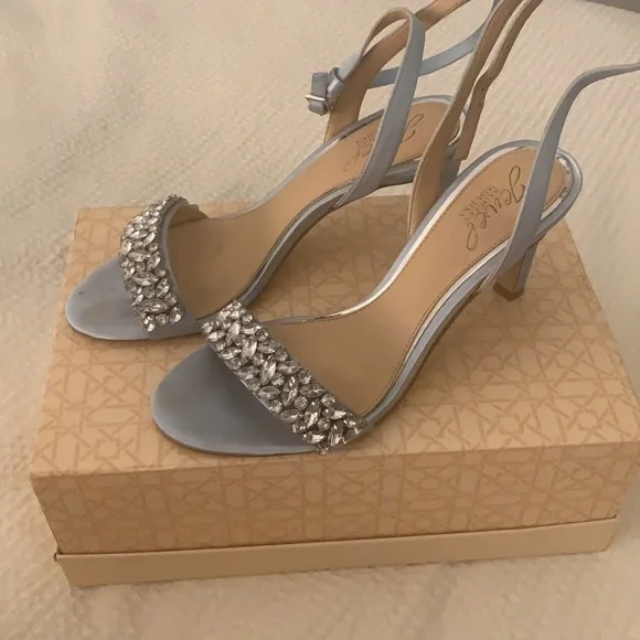 WEDDING SHOES Jewel Badgley Mischka, Baltimore Ankle Strap Sandal, Sky Blue Sz 7 - Picture 2 of 4